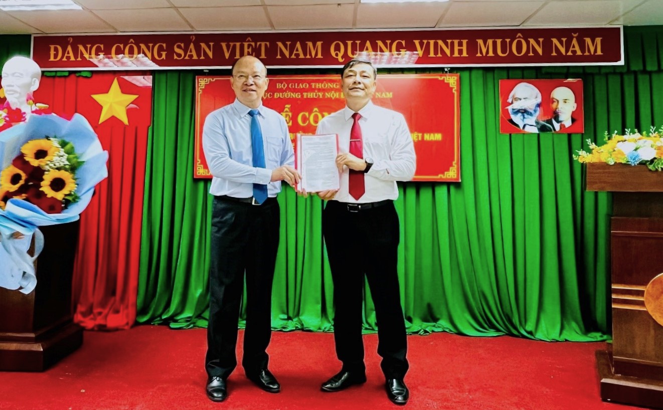 Cục Đường thủy nội địa Việt Nam công bố Quyết định về công tác cán bộ